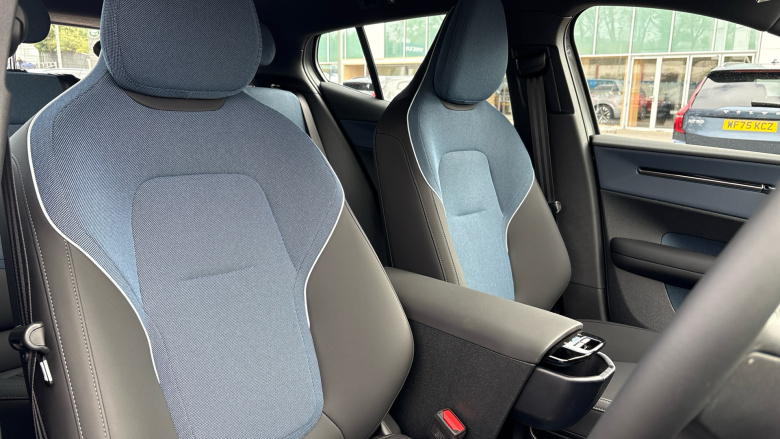 Volvo EX30 315kW Twin Motor Performance Plus 69kWh 5dr Auto Electric Estate